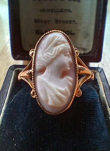 1917 cameo lady 9ct - 1917, gold
