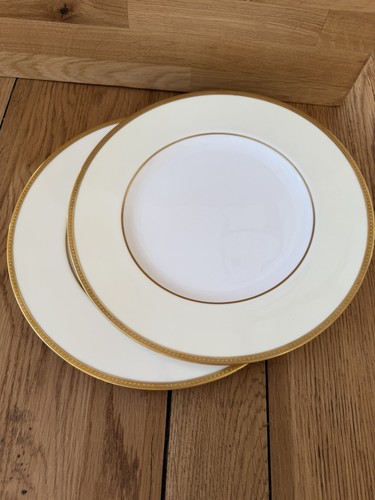 Wedgwood plate cream with gold - plate,