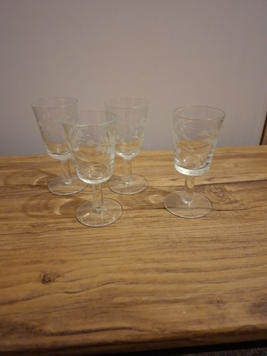 Vintage etched stem - etched, glasses