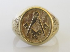 Gold Masonic Ring - 9ct Gold Masonic Set Square Compass Oval Ring Size Q 1/2