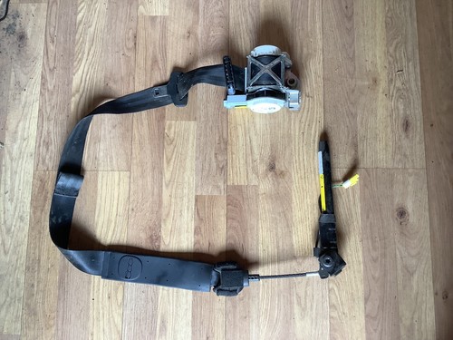 Fiat 500 front seat - front, belt
