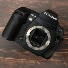 Olympus E-3 10.1 MP Digital