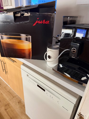 Jura coffee machine milk - &,