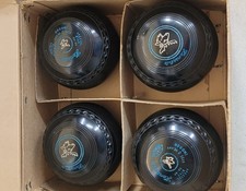 Henselite Lawn Bowls Set of 4