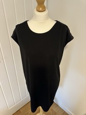 B.Young Ladies Black Dress Size M