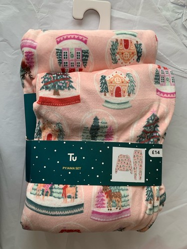 Bnwt christmas snow - christmas,