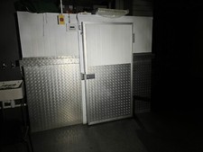 2.3mx2.3mx2.2m used walk in cold room Inc Evaporator & Controller 07869153019