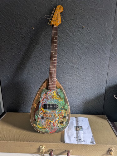 The jooky guitar - the,