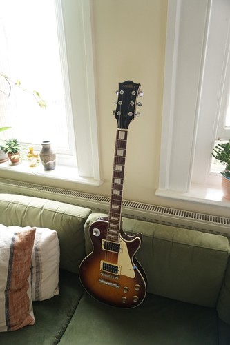 Electric guitar satellite - guitar:,