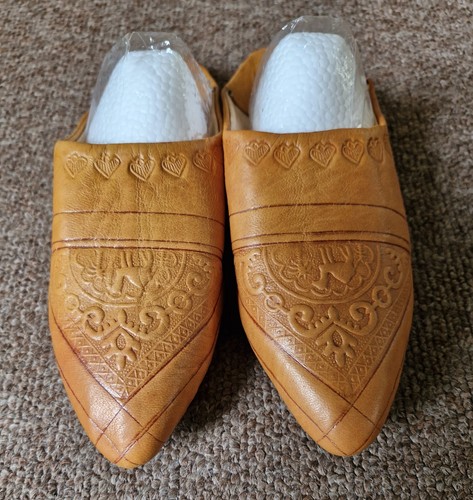Traditional pointed toe - traditional,