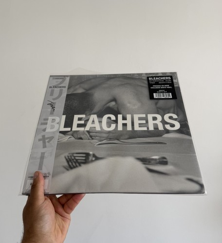 Bleachers everyone for - , ten