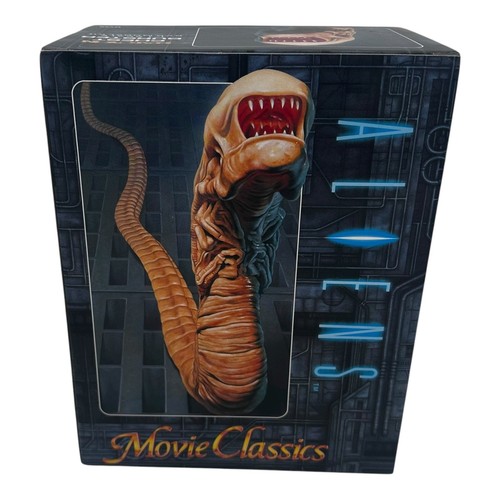 Halcyon 1992 aliens chest - aliens,