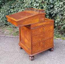 VICTORIAN OAK DAVENPORT