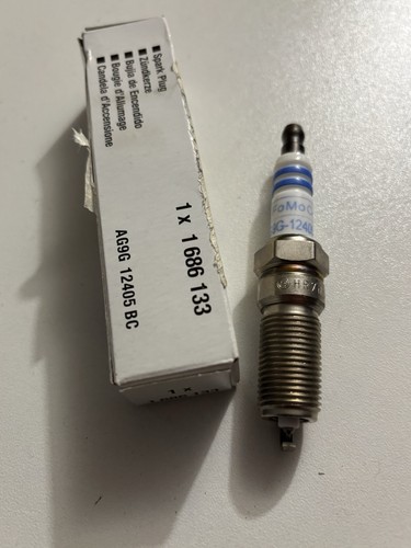 Genuine ford 1686133 spark - 1686133,