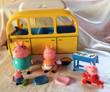 PEPPA PIG & FAMILY GO OUT IN