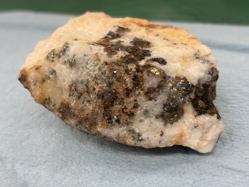 Quartz with telluride silver - quartz,