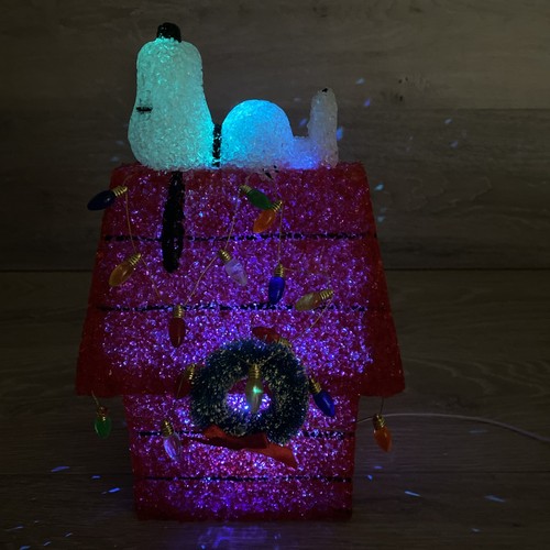 Peanuts snoopy dog house - snoopy,
