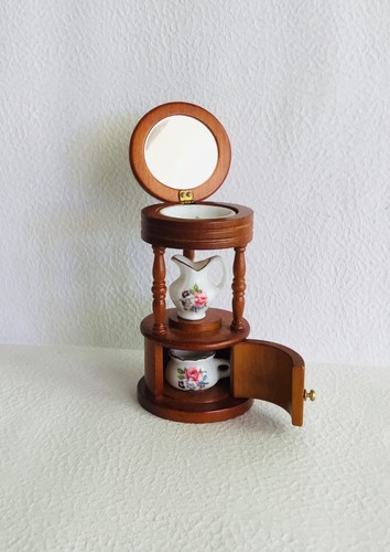 Dolls house scale - 1:12,