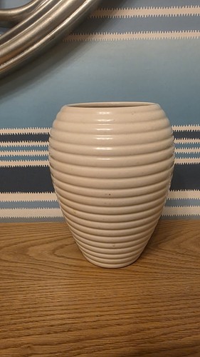 Cream ribbed ceramic vase 22cm - cream,