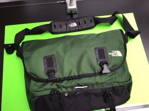 Olive green the north face - green,