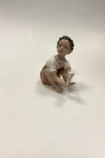 Dahl Jensen Figurine Girl with pearls Pearl seller No. 1353