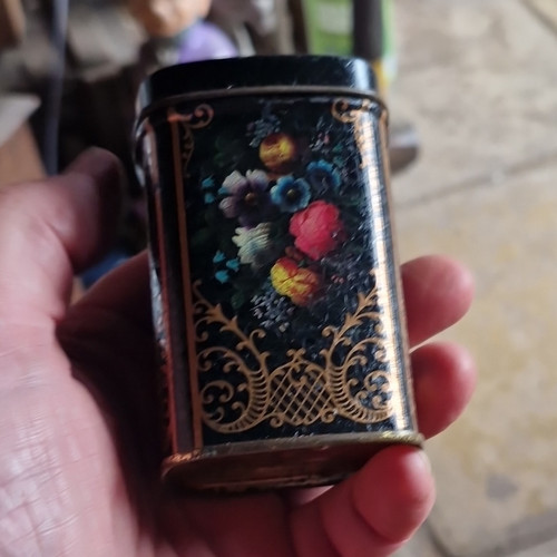 Vintage small hinged metal - vintage,