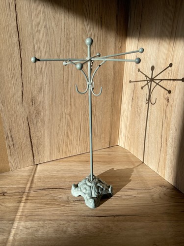 Vintage metal display - metal,