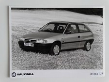 VAUXHALL ASTRA Mk3 PRESS PHOTOGRAPH (not brochure) - free UK postage