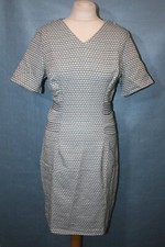 BNWOT SIZE 14 BLUE PATTERNED  FITTED DRESS WITH STRETCH   3679