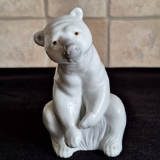 Lladro Resting Polar Bear