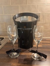 Moet & Chandon Black Champagne Ice Bucket and 2x Glasses Gift Set