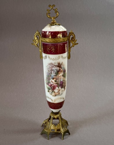 Porcelain lidded vase bronze - lidded,