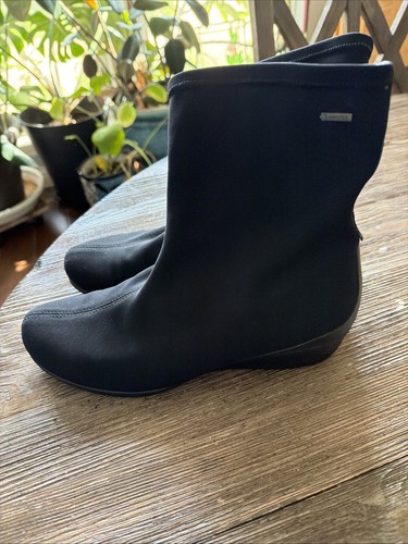 Ecco womens us euc 38 - us,