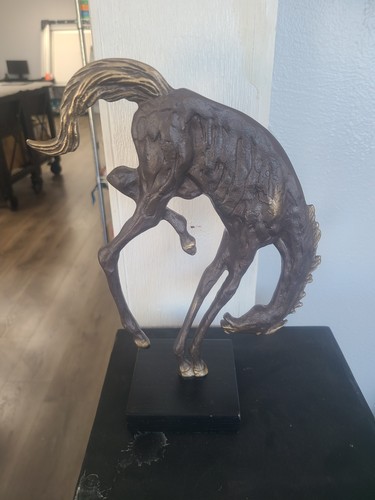 Bucking bronco nellas studios - bucking,