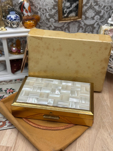 Vintage clover musical powder - clover,