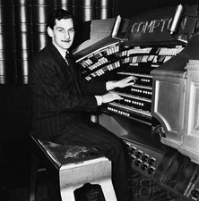 English cinema organist Robin