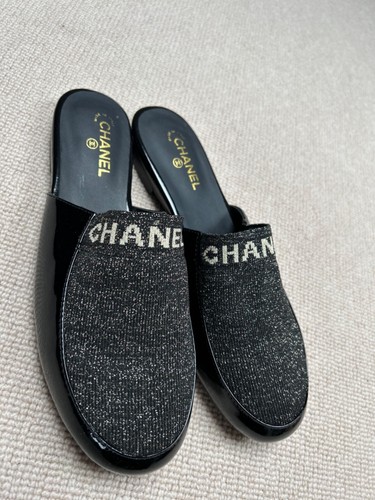Chanel black and gold - , flat