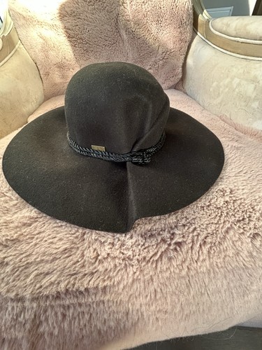 Black wide brim - black, felt