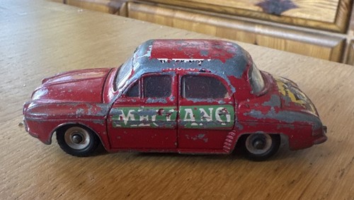 Dinky 268 renault dauphine - dinky,