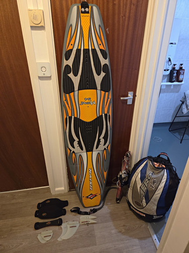 Naish twin tip kitesurfing - tip,