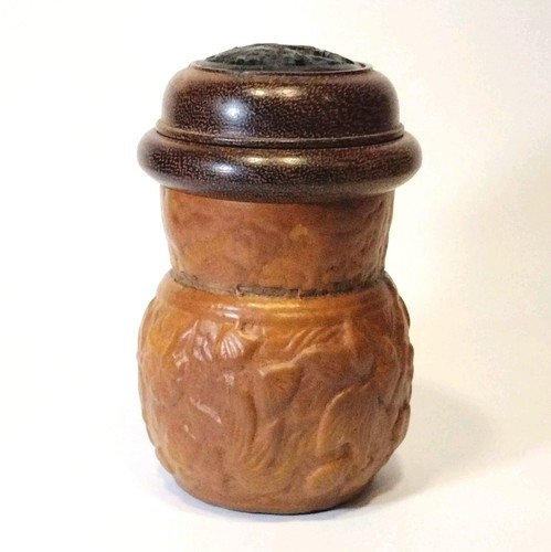 Molded gourd cricket - cricket, 4"