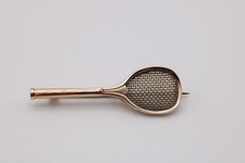 Victorian 9ct tennis racket brooch c1900