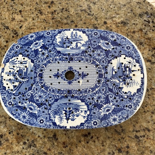 Willow pattern blue white - &,