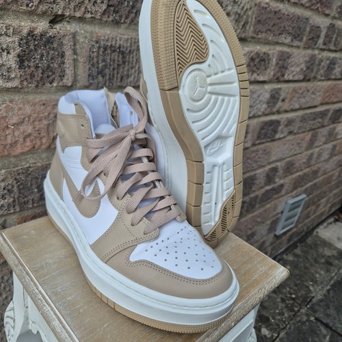 Nike air jordan elevate mid - air,