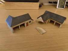 Hornby Skaledale Farm Sheds X2