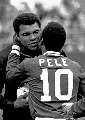 Muhammad ali meets pele - ali, bw