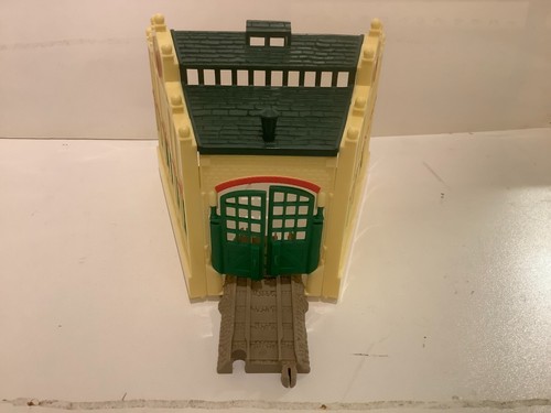 Thomas tidmouth shed tomy - tidmouth, shed:tomy