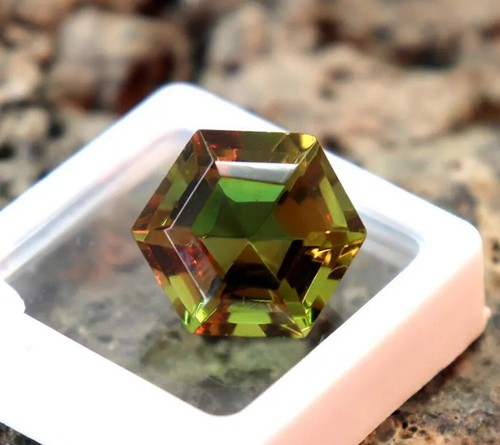Diaspore rare color - 12,