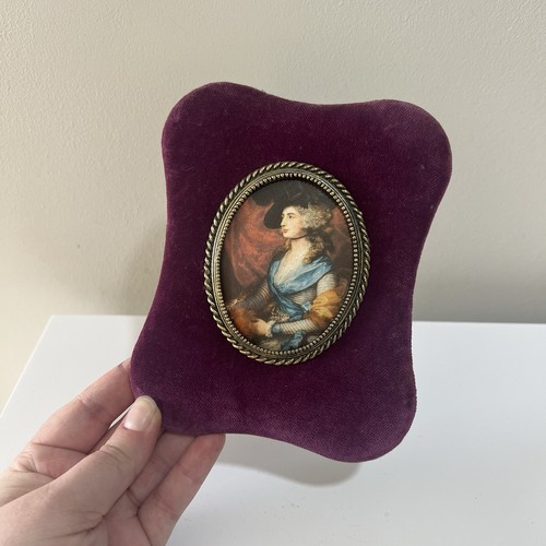 Small vintage portrait - small,