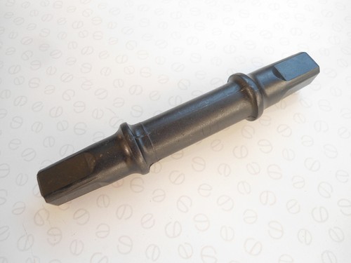 Bottom bracket spindle axle - bottom,